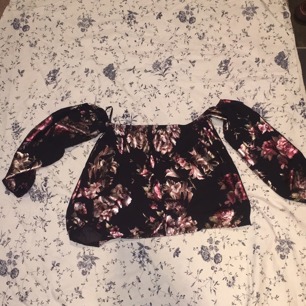 A’gaci floral off the shoulder long sleeve top - Picture 2 of 2
